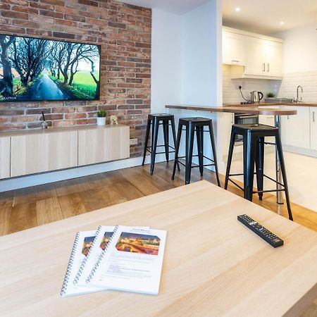 Modern Canal View Home, In City Centre, Sleeps 8 Galway Dış mekan fotoğraf
