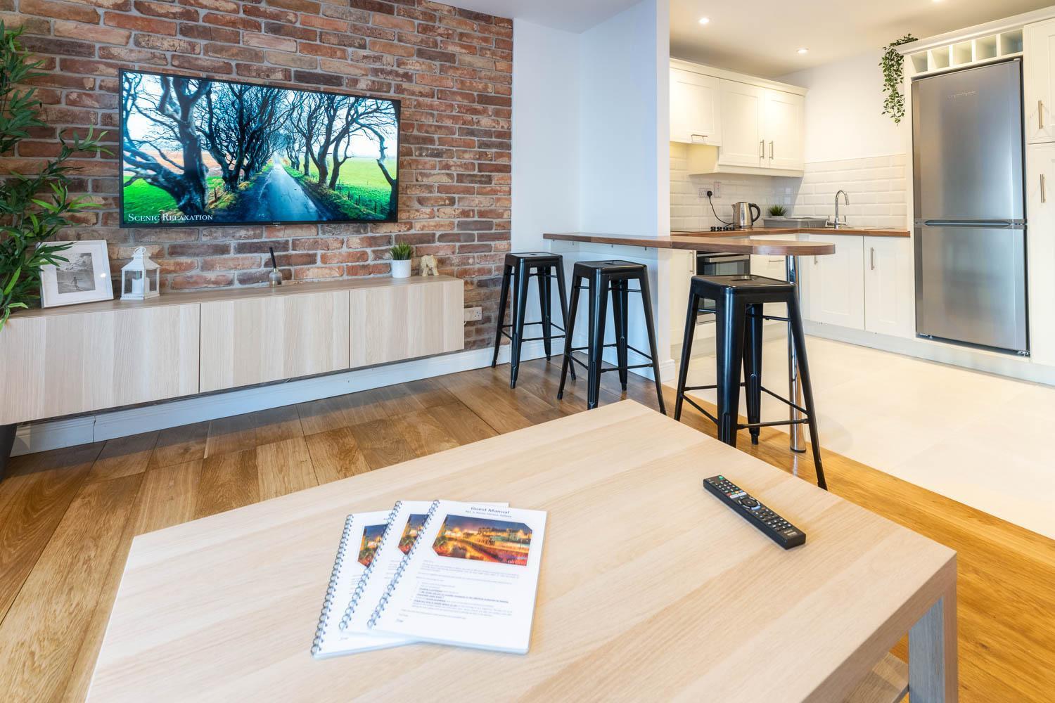 Modern Canal View Home, In City Centre, Sleeps 8 Galway Dış mekan fotoğraf